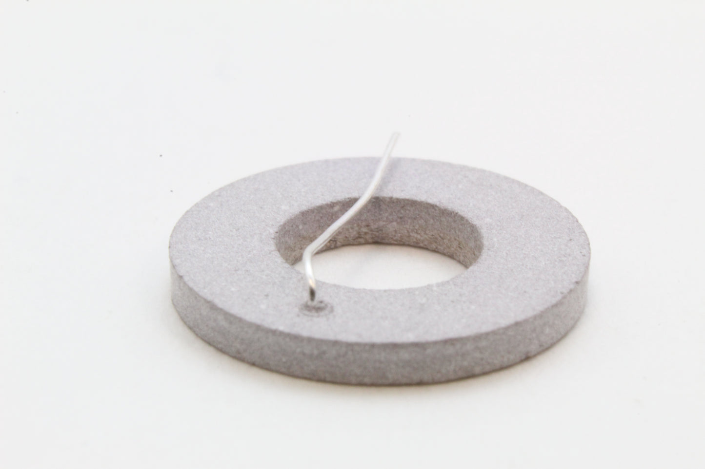 Sintered Ag/AgCl pellets with embedded silver wire