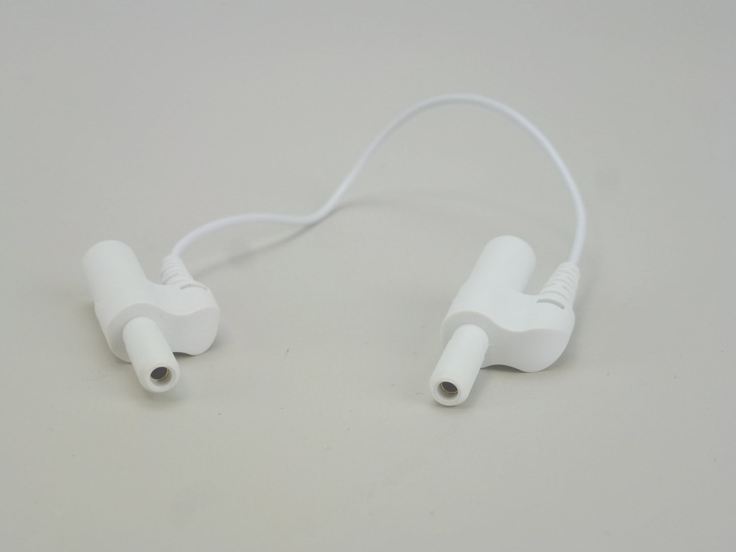 Touch-proof shorting cable